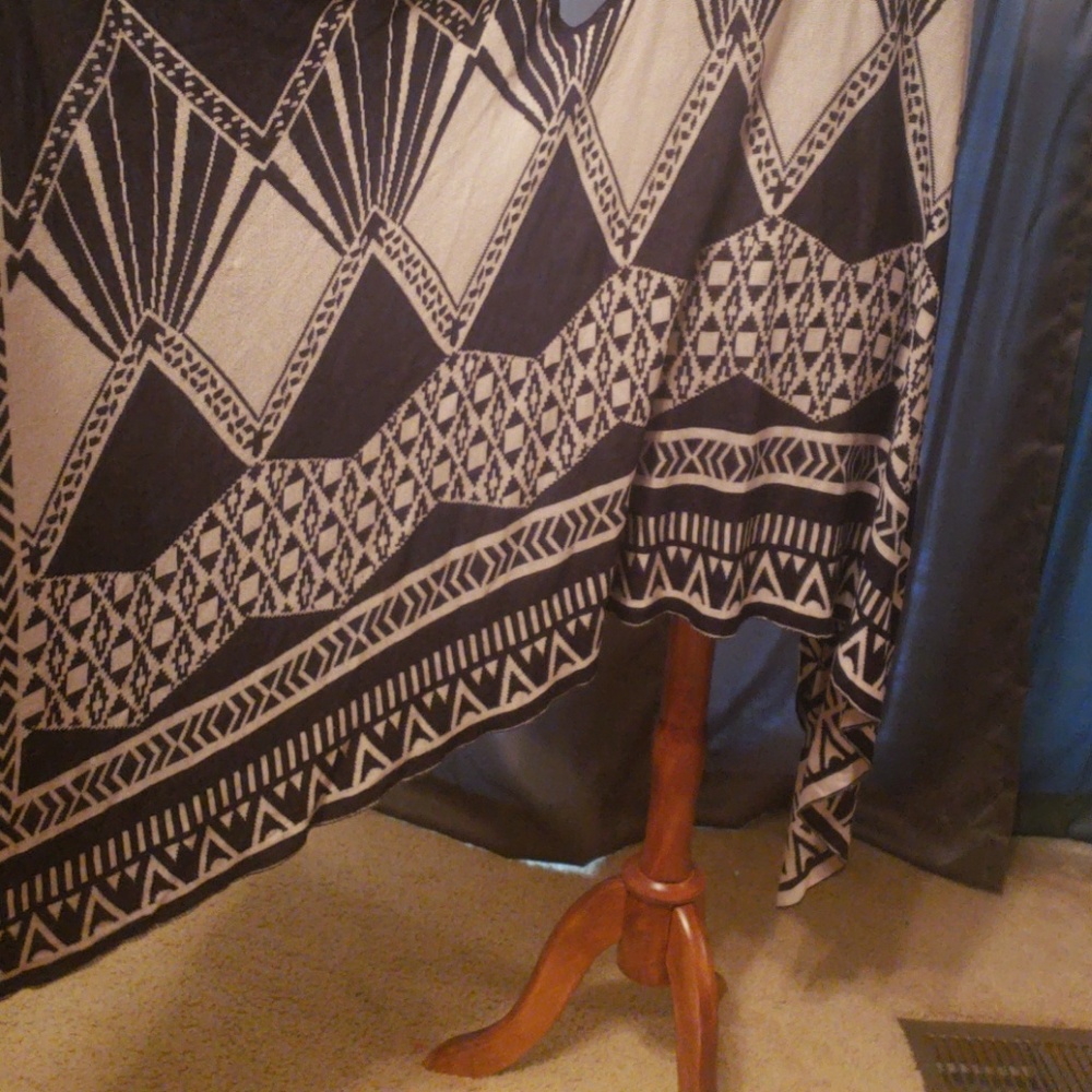 Chic Sleeveless Cardigan - Picture 6 of 7